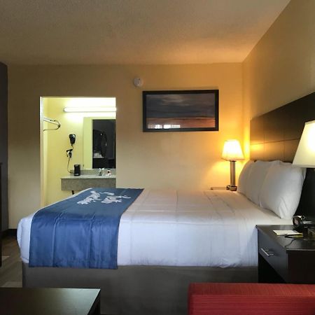 Days Inn By Wyndham Greensboro Airport Eksteriør billede