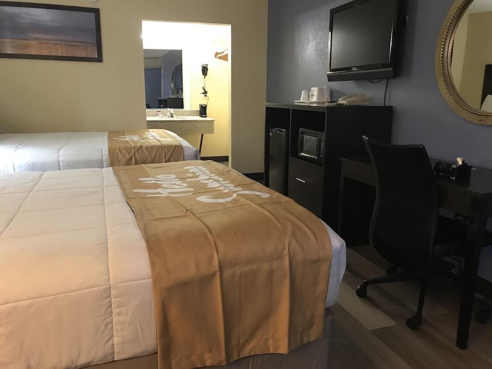Days Inn By Wyndham Greensboro Airport Eksteriør billede