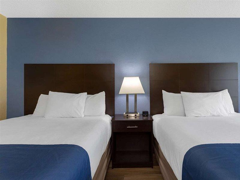 Days Inn By Wyndham Greensboro Airport Eksteriør billede