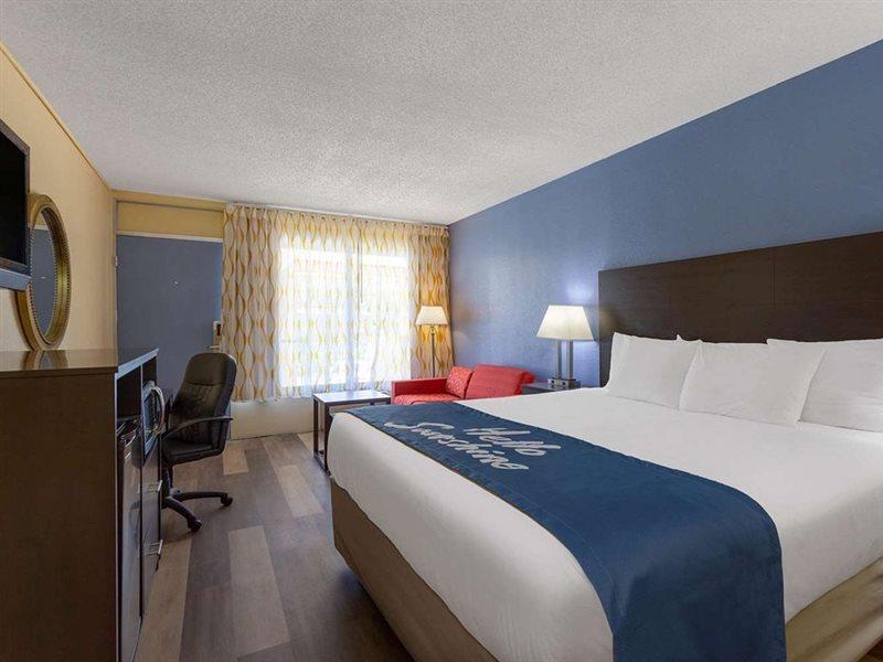 Days Inn By Wyndham Greensboro Airport Eksteriør billede