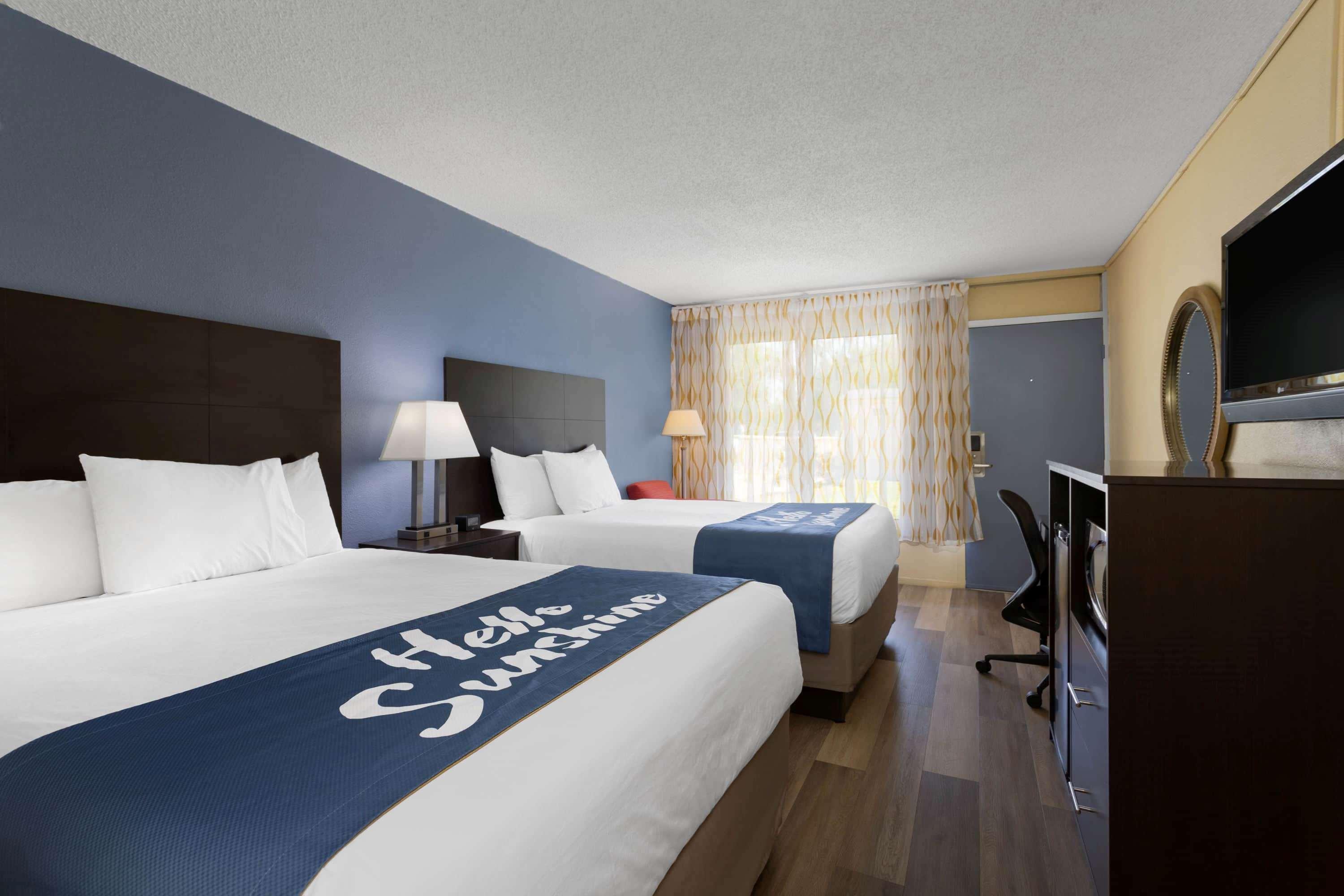 Days Inn By Wyndham Greensboro Airport Eksteriør billede