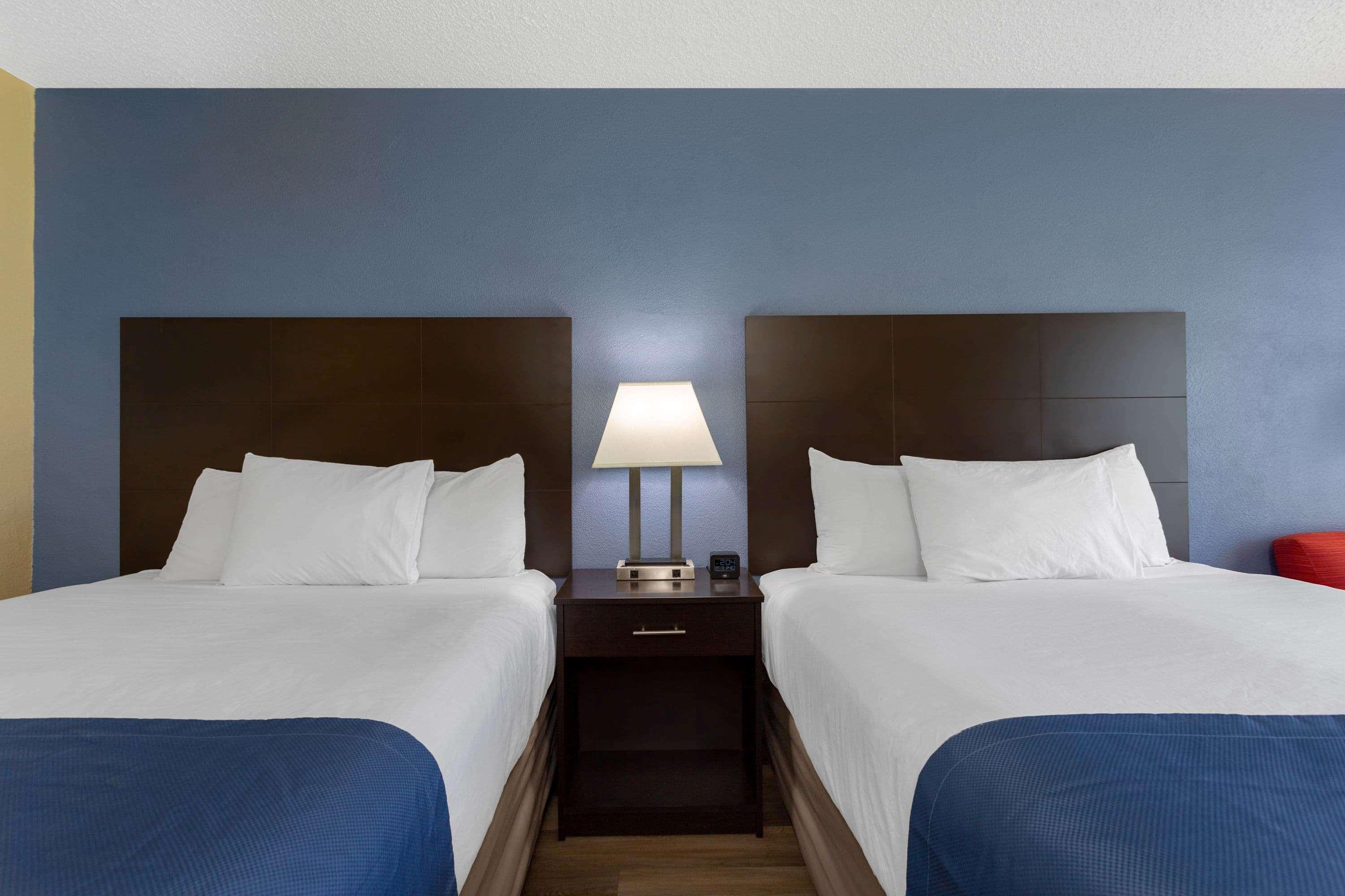 Days Inn By Wyndham Greensboro Airport Eksteriør billede