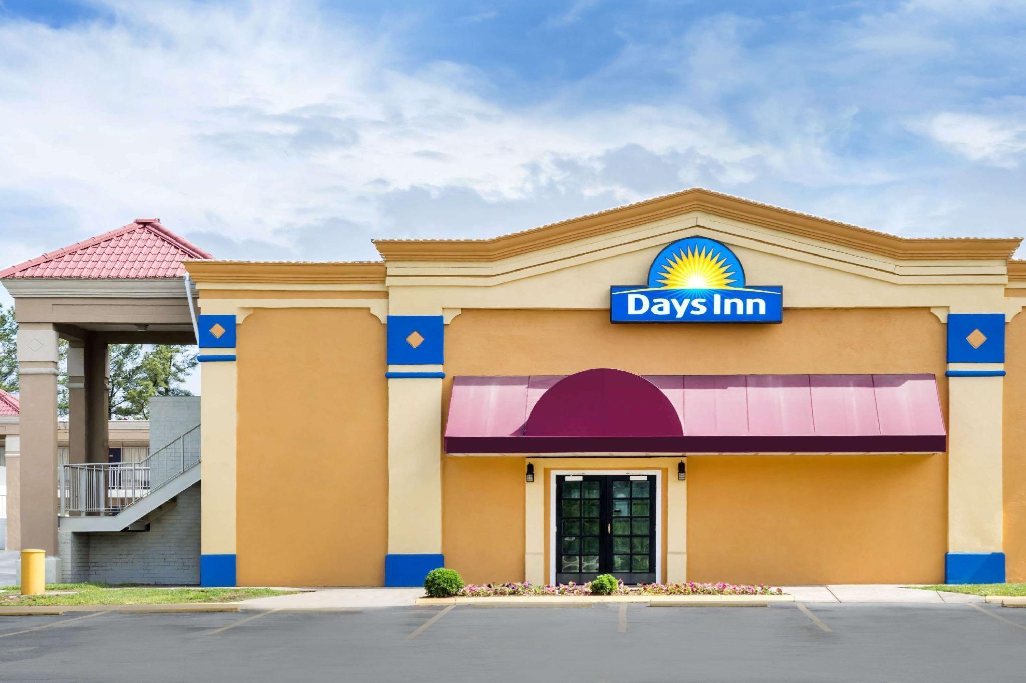 Days Inn By Wyndham Greensboro Airport Eksteriør billede