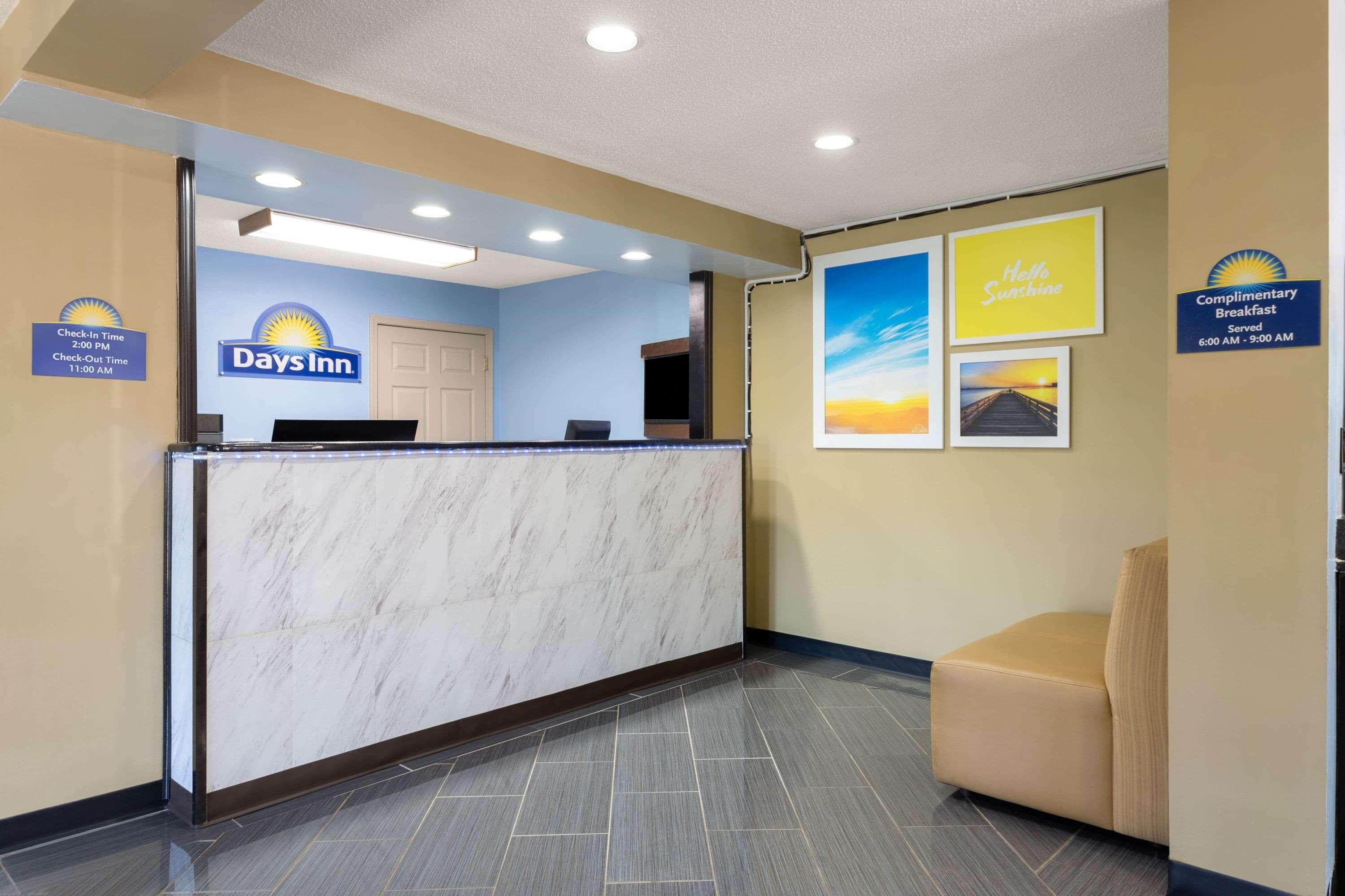 Days Inn By Wyndham Greensboro Airport Eksteriør billede