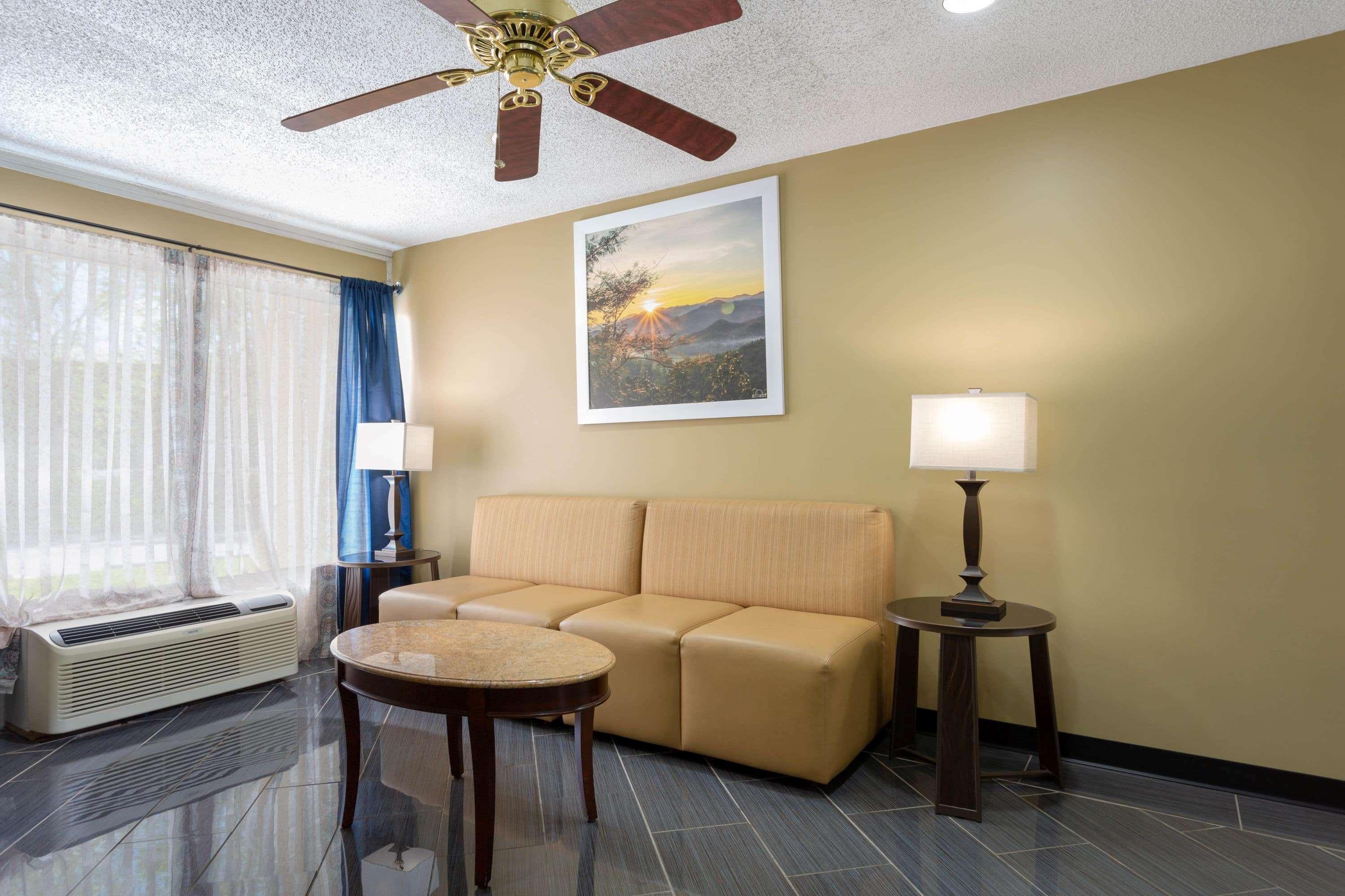Days Inn By Wyndham Greensboro Airport Eksteriør billede