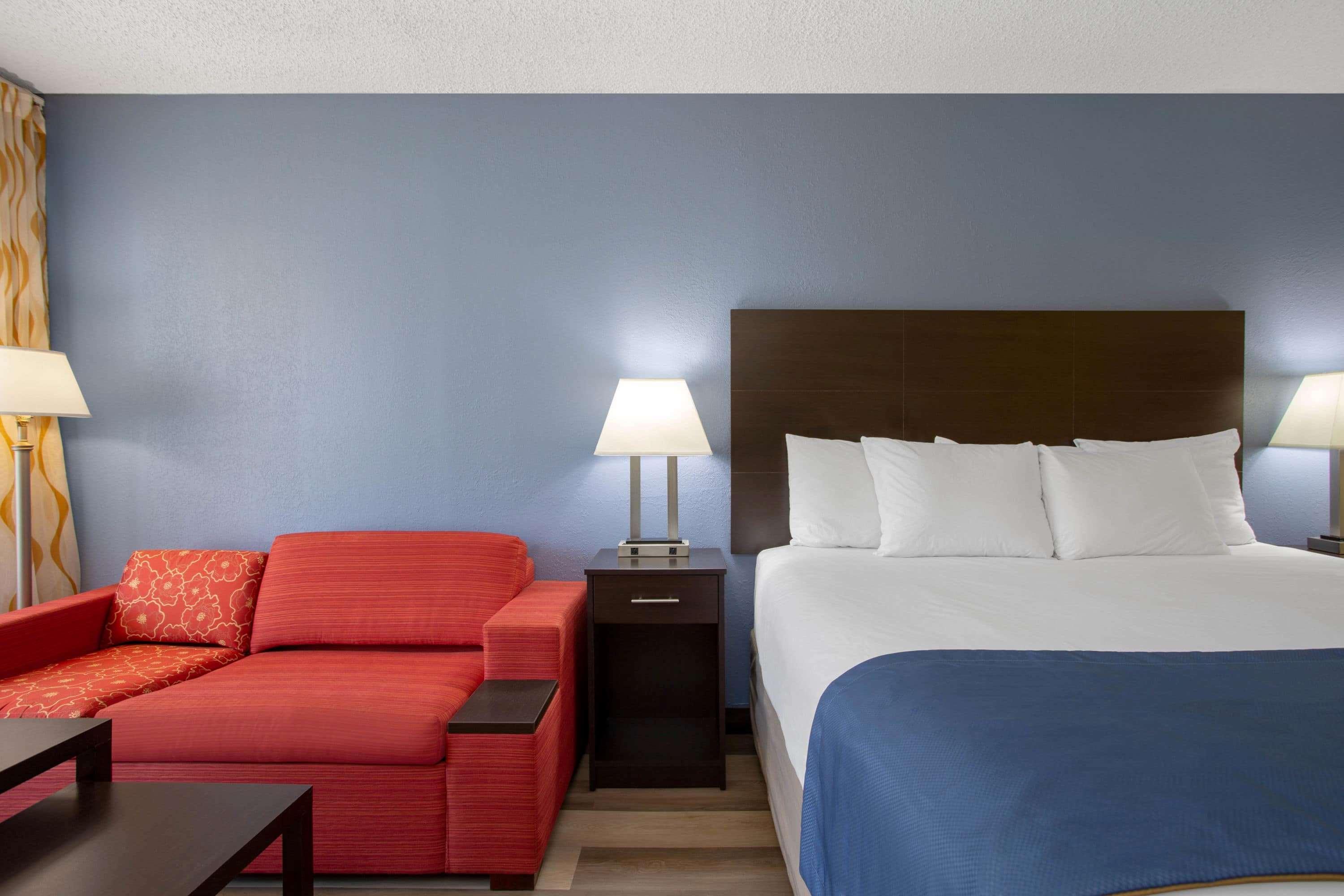 Days Inn By Wyndham Greensboro Airport Eksteriør billede